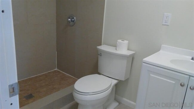 Building Photo - 4830 Doliva Dr