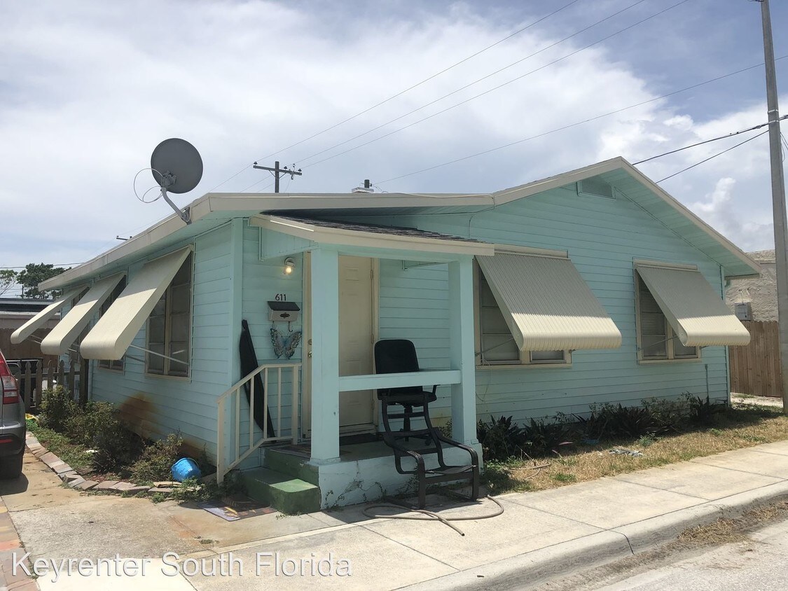 Primary Photo - 3 br, 2.5 bath House - 611 7th Ave North