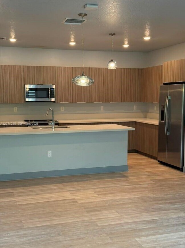 Foto del edificio - 4940 NW 83rd Ave