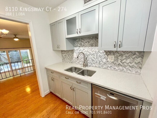 Foto del edificio - UPDATED 2 BEDROOM HOME - PRVATE BACK YARD ...