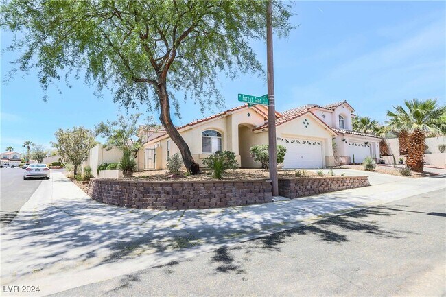 Foto del edificio - 9713 Forest Glen Pl