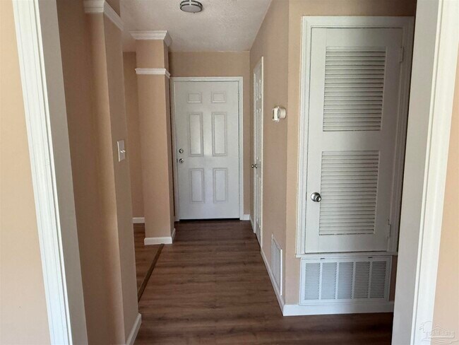 Building Photo - 7845 Le Jeune Dr