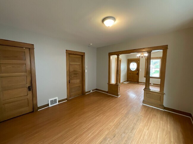 Building Photo - 3392 West 49th Street