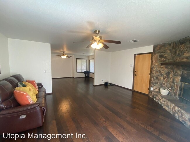 Building Photo - 4 br, 2 bath House - 2621 W. Ave K4