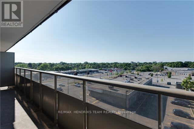 Photo du bâtiment - 215-215 Glenridge Ave