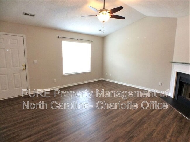 Building Photo - 11148 Whitlock Crossing Ct