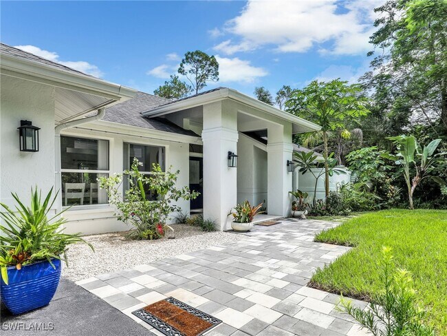 Foto del edificio - 4611-4613 3rd Ave NW