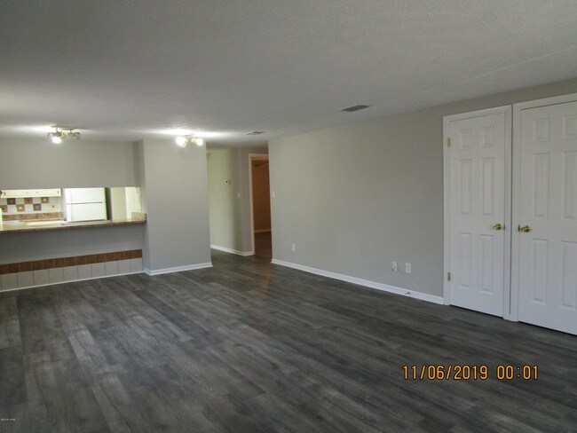 Foto del edificio - 1007 Bradley Cir