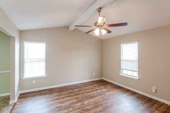 Building Photo - 3539 Kirby Valley Dr