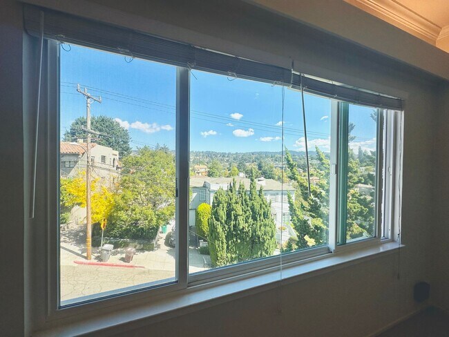 Foto del edificio - Erie 4-plex
