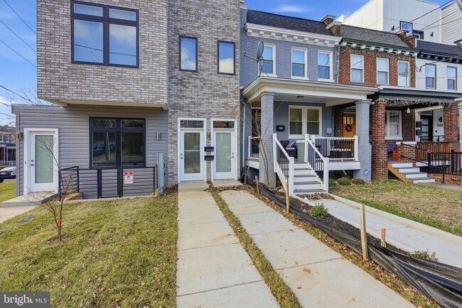 Building Photo - 2602 4th St NE