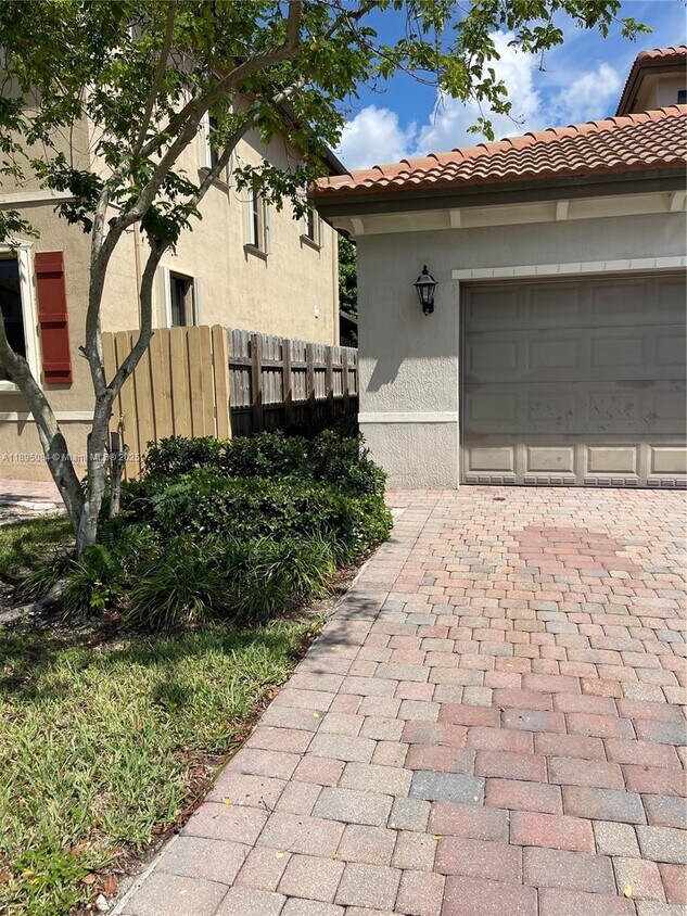 Foto principal - 11841 SW 235th St