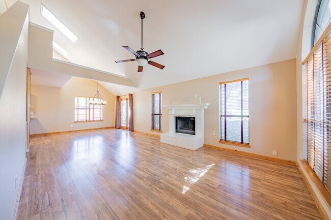 Foto del edificio - Charming 3-Bed Home by downtown Grapvine