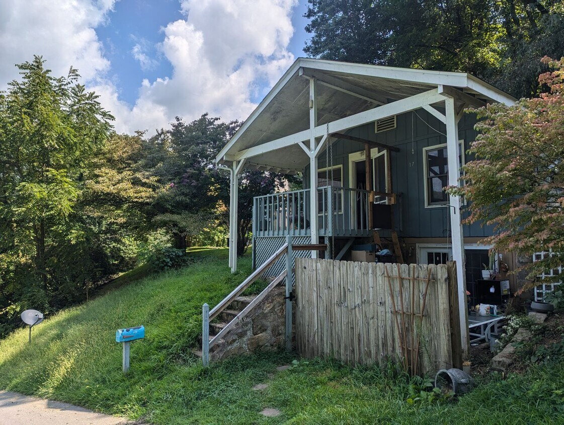 Foto principal - 17 Edgewood St