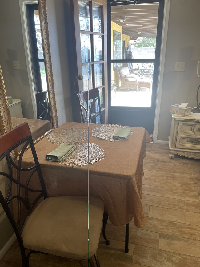 Building Photo - 2120 Lara Dr