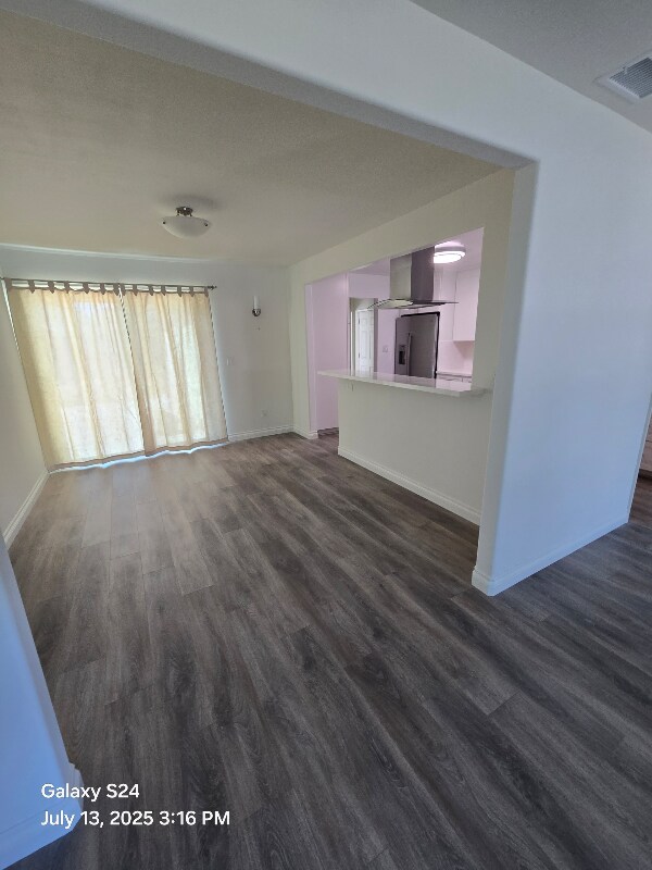 Building Photo - 9310 Manor Dr