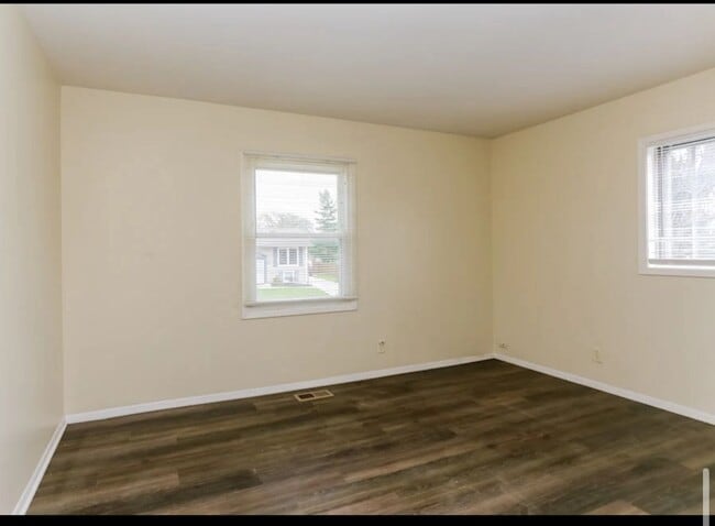 Building Photo - 315 Healy Ave