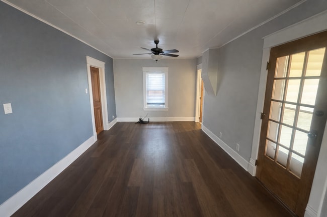 Building Photo - 146 6th St