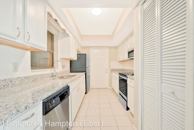 Building Photo - 5 br, 2 bath House - 5639 OAK HILL MANOR D...