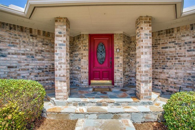 Building Photo - 8418 Golf Club Cir