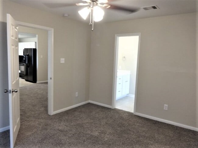 Foto del edificio - 6823 Manor Terrace Ln