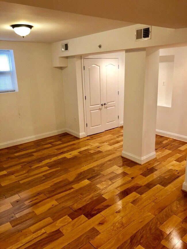 Foto del edificio - 1319 Park Rd NW