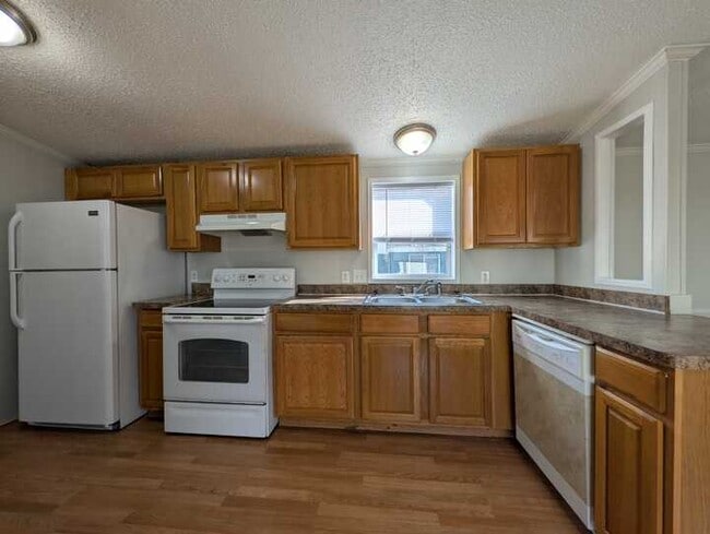 Building Photo - 52224 Quaker Hill Ln