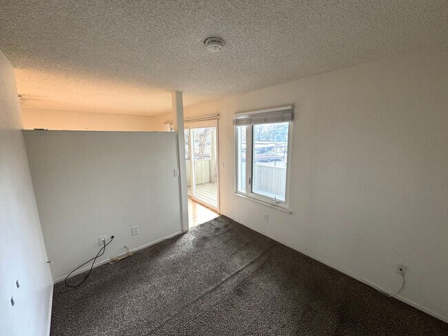 Foto del edificio - Sparks One Bedroom, One Bath In Gated Community Now Available! MOVE IN SPECIAL!