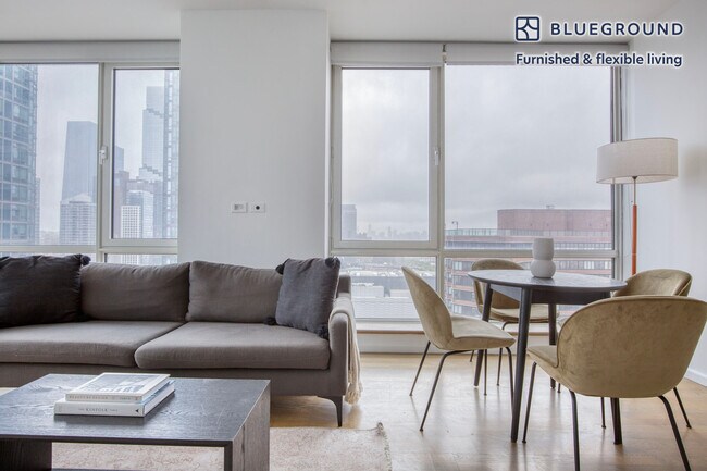 Foto del edificio - 635 W 42nd St