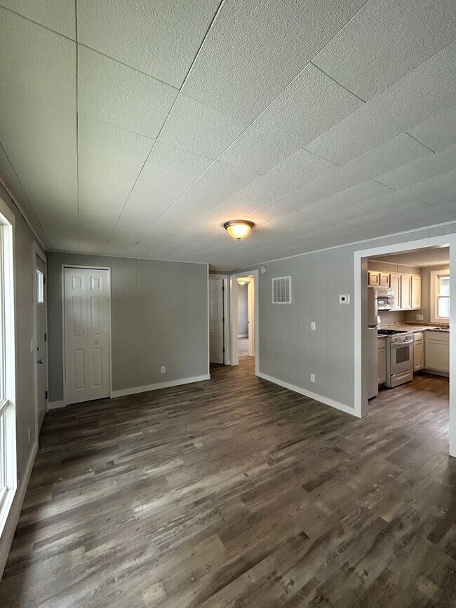 Foto del edificio - 106 S Vine St