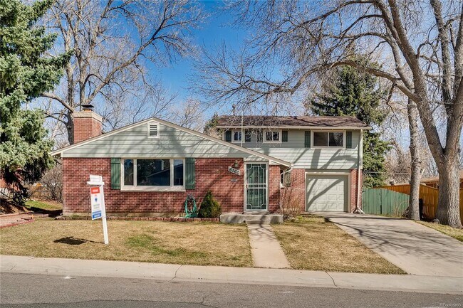 Building Photo - 6160 Everett St