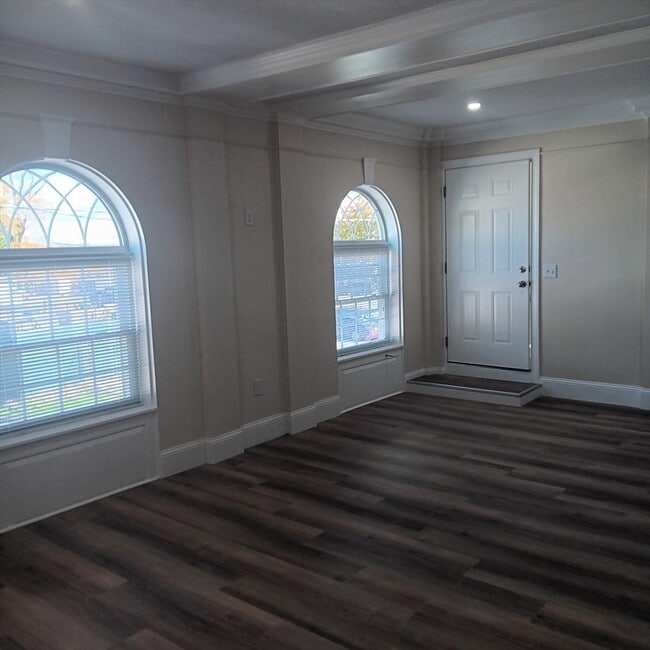 Foto del edificio - 99 N Main St