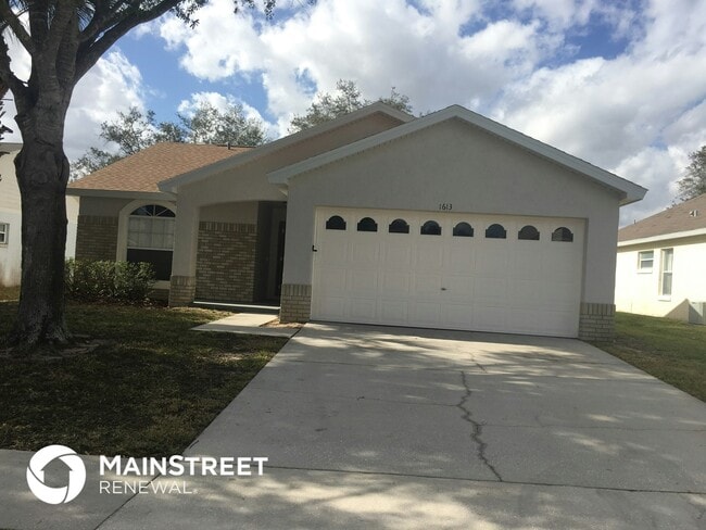 Building Photo - 1613 Oak Hill Trail