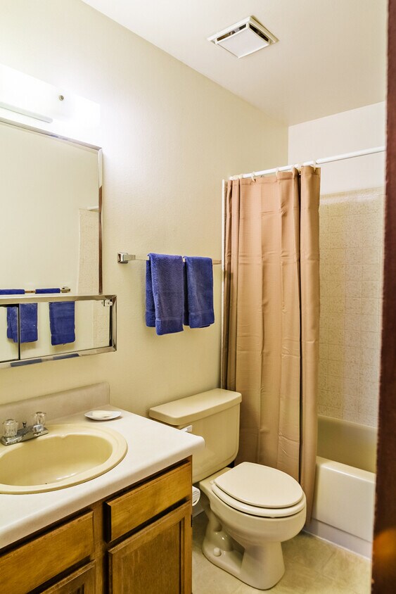 Foto del edificio - 1150 Bacchus Dr