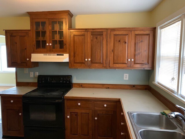 Building Photo - Center Valley Cape Cod Available Now