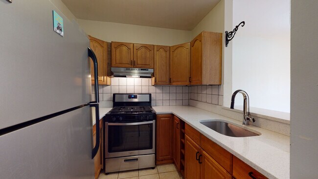Building Photo - 4 W 130th St