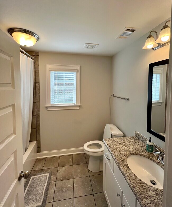 Foto del edificio - 4094 Broadview Dr