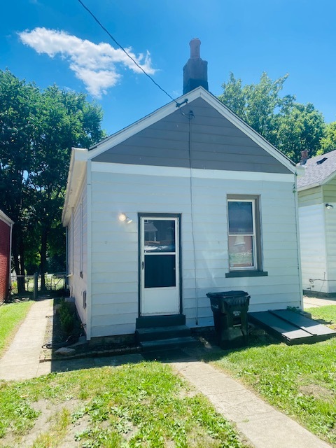 Primary Photo - 1310 Vandalia Ave