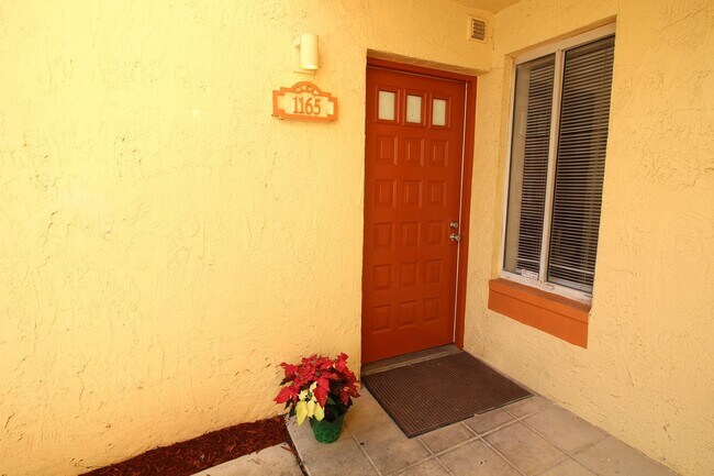 Building Photo - 1165 Coral Club Dr Coral Springs