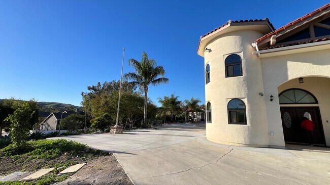 Foto del edificio - 2911 Hawk Rd