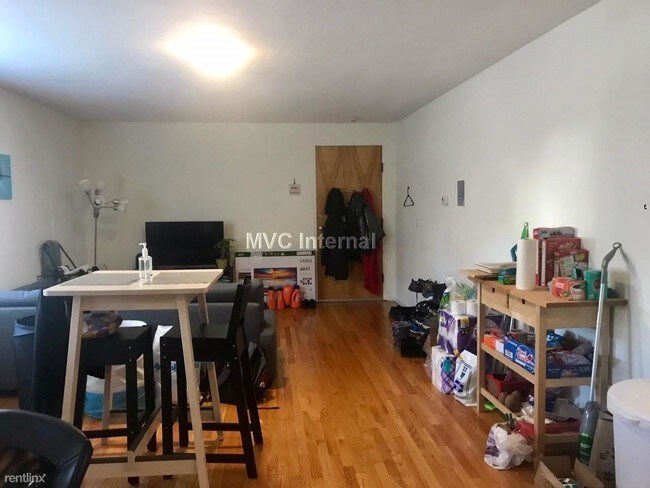 Building Photo - 1 br, 1 bath  - 198 Hillside St # G9