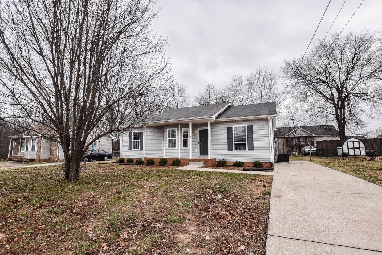 Three Bedroom off Wilma Rudolph! House Rental in Clarksville, TN