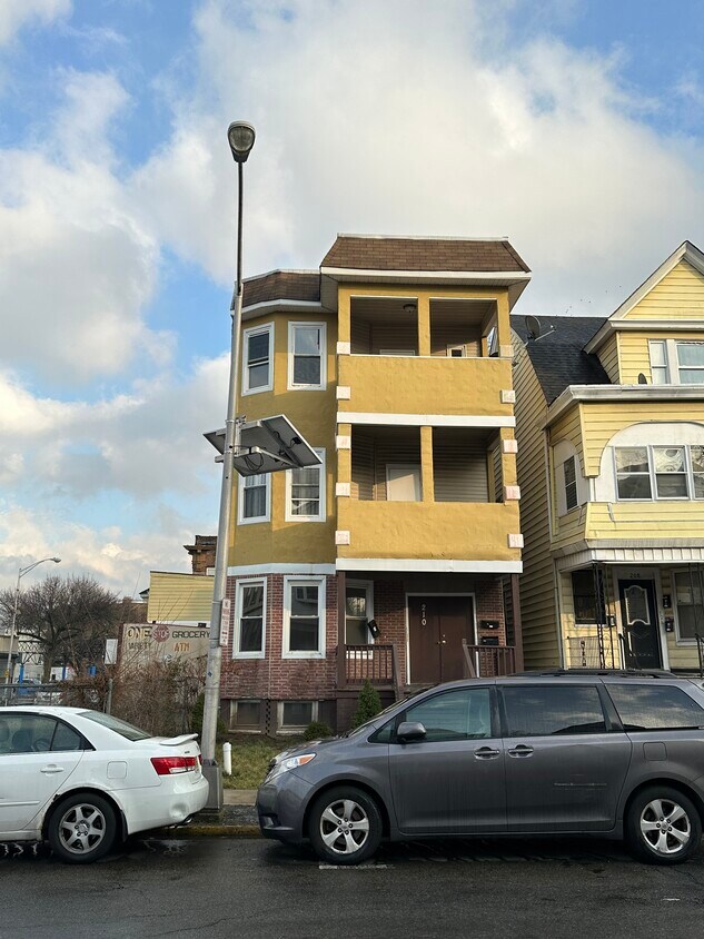 210 N 19th St Unit 3, East Orange, NJ 07017 Apartments in East Orange