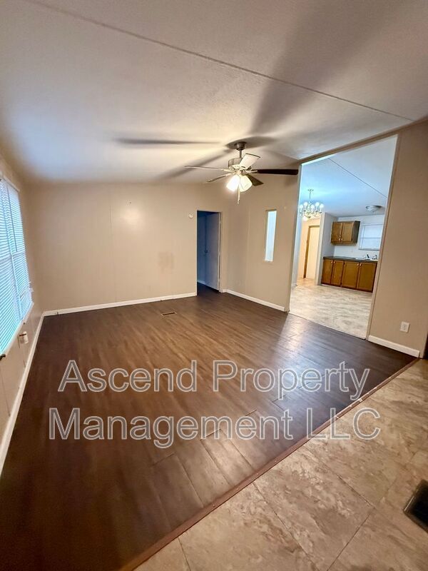 Foto del edificio - 8831 Nelson Rd