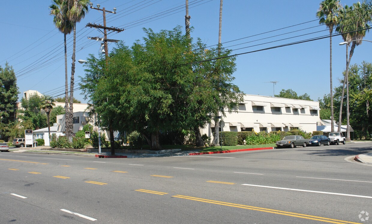 Building Photo - 5000 Kester Ave