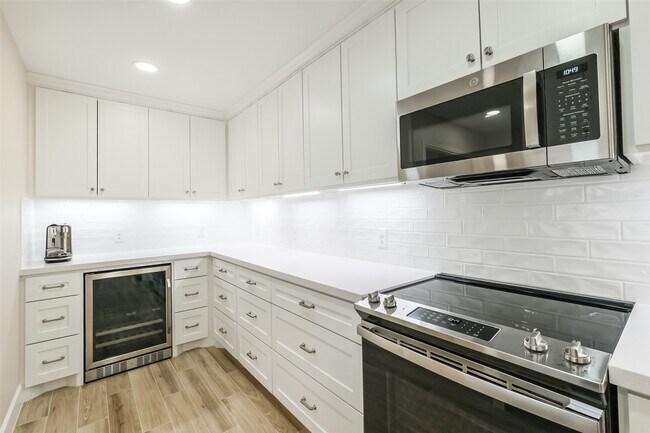 Building Photo - 14141 Misty Meadow Ln