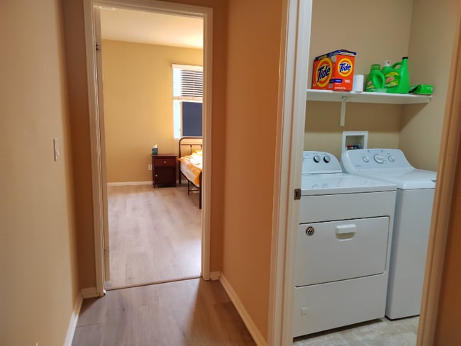 Building Photo - 5867 Berryhill Dr