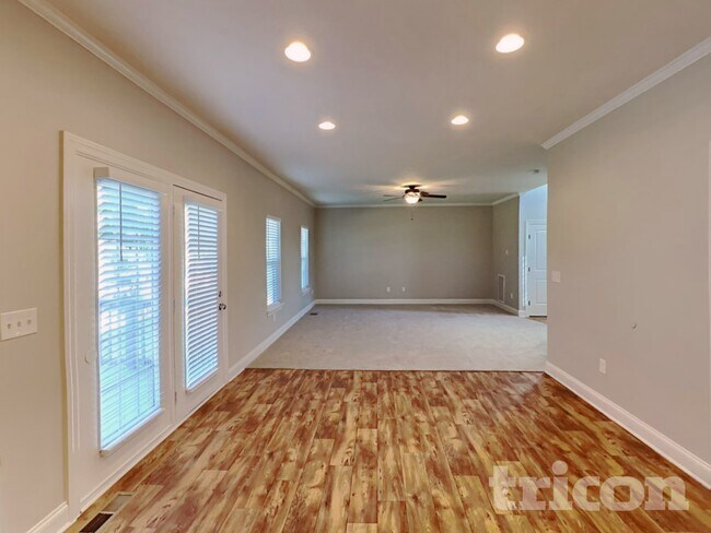 Foto del edificio - 523 Twyla Dr