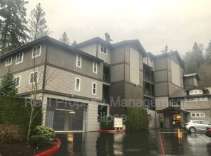 Building Photo - 18609 SE Newport Way