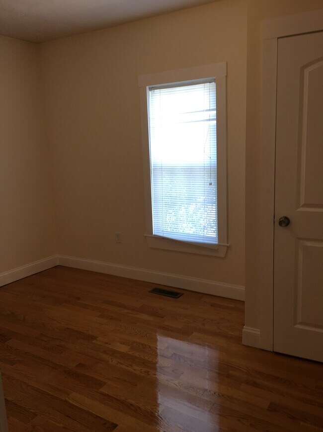 Building Photo - 498 Fletcher Street